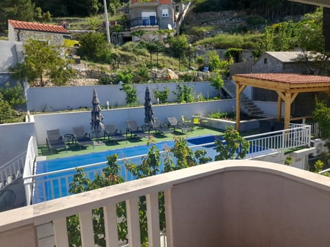 Garden, Balcony/Terrace, Pool view, Swimming pool