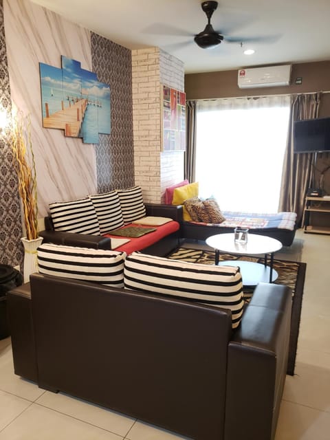 Living room, Seating area, air conditioner