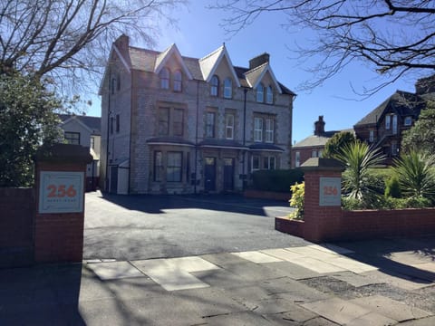 Jeffersons Abbey Road Serviced Apartments Apartment in Barrow-in-Furness