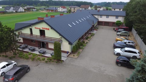 Property building, Day, Neighbourhood, Bird's eye view, Street view, Location, Parking