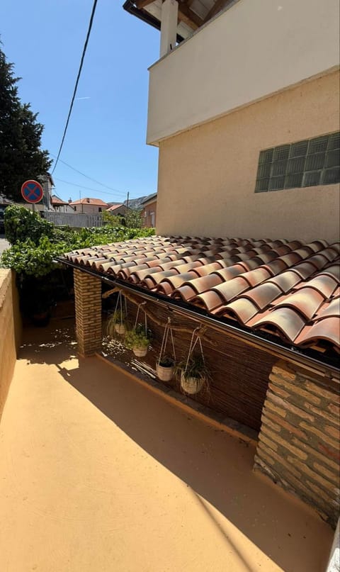 Patio, Facade/entrance, Day, Balcony/Terrace