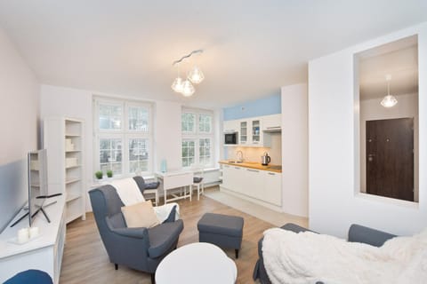 Kitchen or kitchenette, Living room