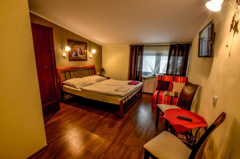 Bed, Photo of the whole room, Decorative detail