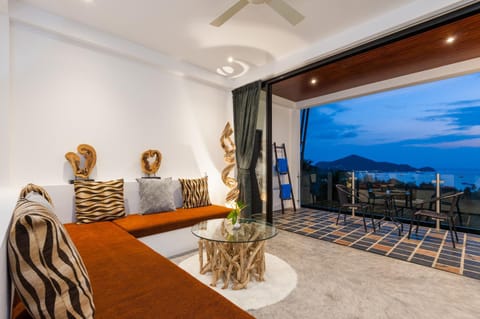 Balcony/Terrace, Decorative detail, Seating area, Dining area, Sea view