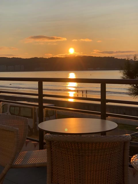 Balcony/Terrace, Seating area, Breakfast, Sunset