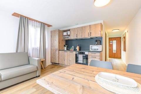 Kitchen or kitchenette, Living room, Dining area, Food, minibar, stove, toaster, kitchen