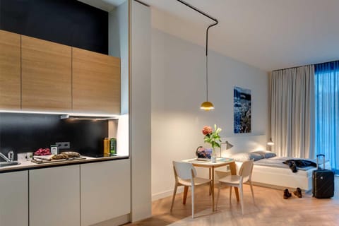 Bed, Kitchen or kitchenette, Photo of the whole room, Dining area, Bedroom, stove
