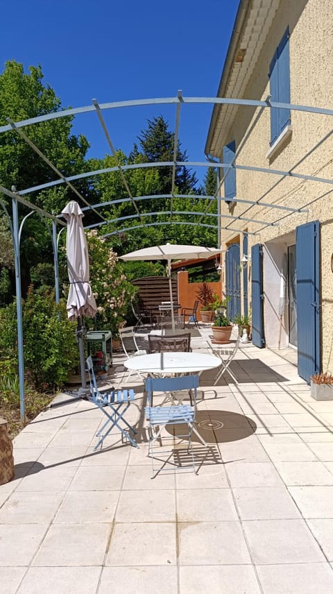 Mas de la Grave Bed and Breakfast in Pernes-les-Fontaines