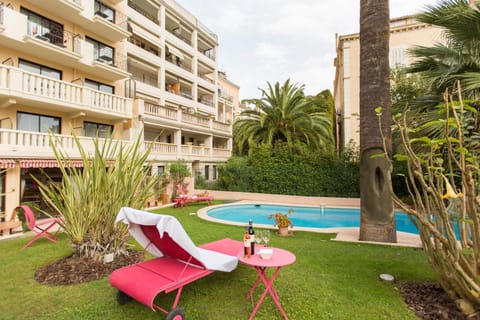 Patio, Garden, Swimming pool