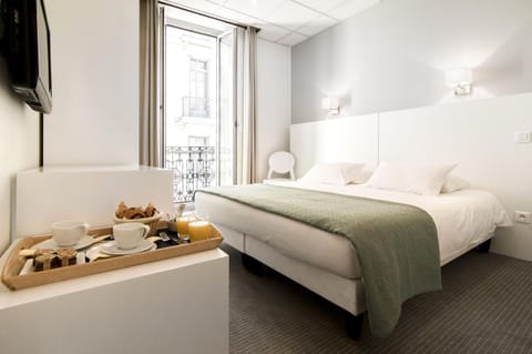 Bed, Bedroom, cot, air conditioner