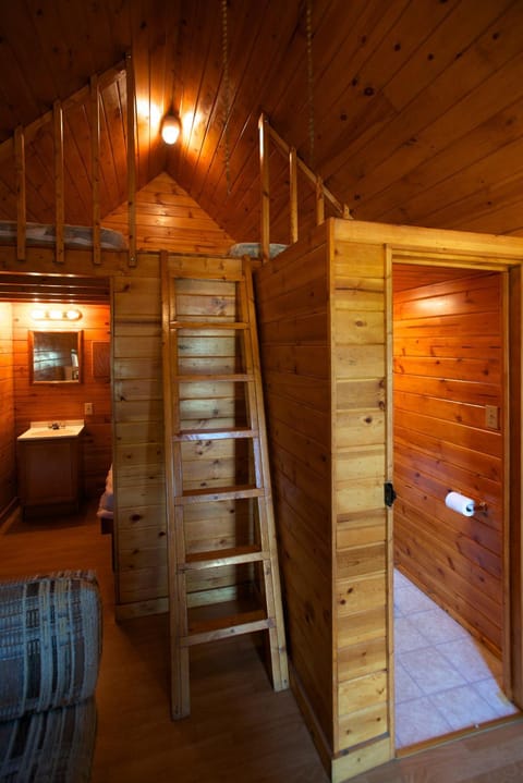 Arrowhead Camping Resort Loft Cabin 20 Cabin in Wisconsin