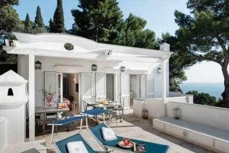 GOCCE VILLAS - Villa Bouganvillea Superb Capri Villa with Views Villa in Capri