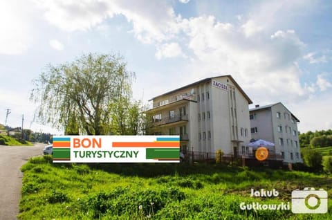 Property building, Day, Property logo or sign, Garden, Windsurfing