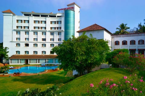 Property building, Facade/entrance, Bird's eye view