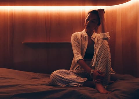 Bed, Night, People, Other, Decorative detail, Bedroom, Guests