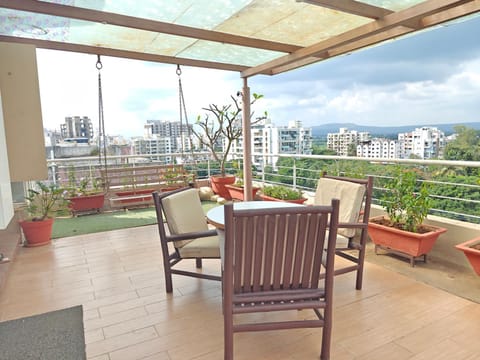 Patio, Day, Balcony/Terrace, Seating area, Dining area