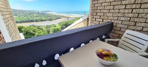 View (from property/room), Balcony/Terrace, Seating area, River view, Sea view