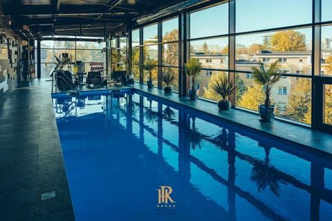 Activities, Pool view, Swimming pool, sunbed