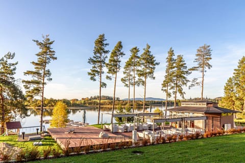 Restaurant/places to eat, Lounge or bar, Beach