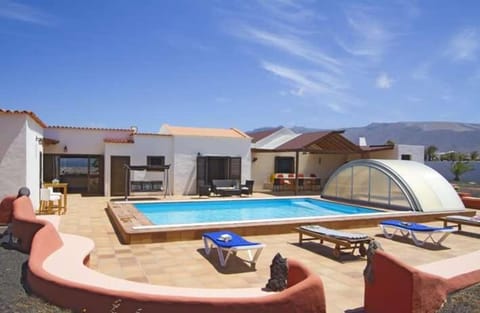 Balcony/Terrace, Swimming pool