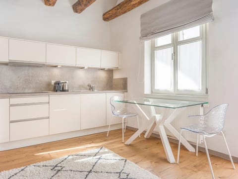 Stay COOPER l Laubenhaus Apartment in Bolzano