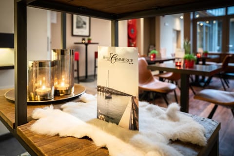 Lounge or bar, Drinks, Alcoholic drinks, Non alcoholic drinks