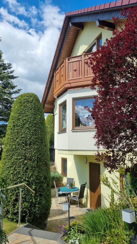 Property building, Spring, Garden, Balcony/Terrace, Garden view