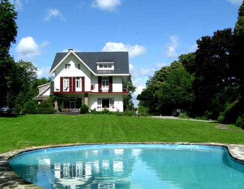 Property building, Facade/entrance, Spring, Day, Summer, Other, On site, Garden view, Pool view, Swimming pool