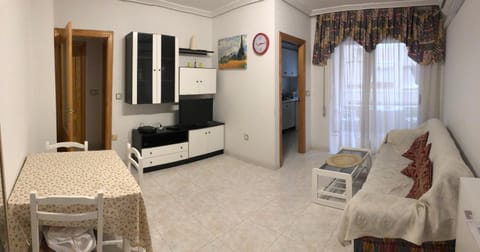 Living room, Photo of the whole room