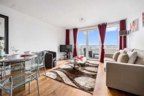 TV and multimedia, Living room, Dining area