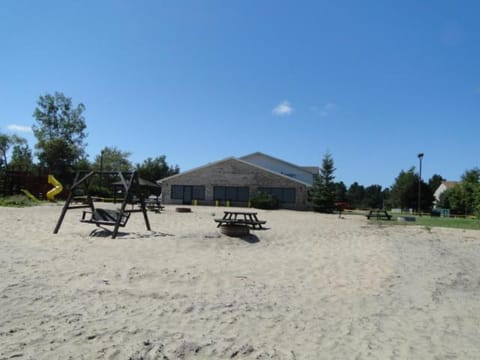 Property building, Natural landscape, BBQ facilities, Beach, On site
