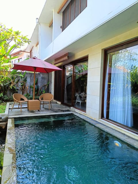 Swimming pool, Swimming pool