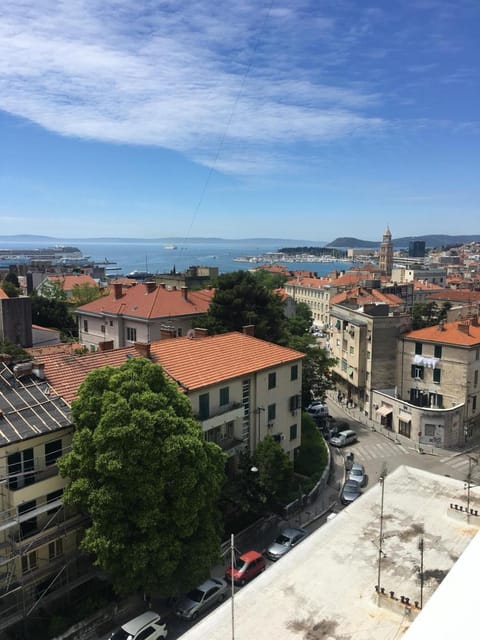 City view, Sea view, Street view