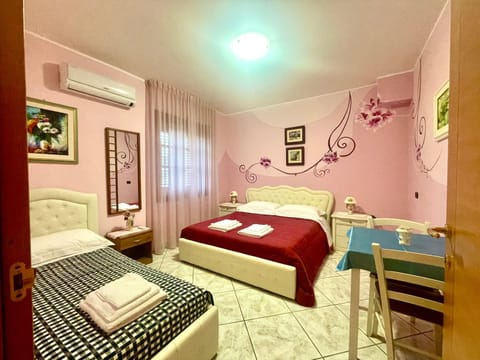 Bed, Photo of the whole room, Bedroom, air conditioner