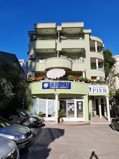 Apartments Pier Bed and Breakfast in Budva