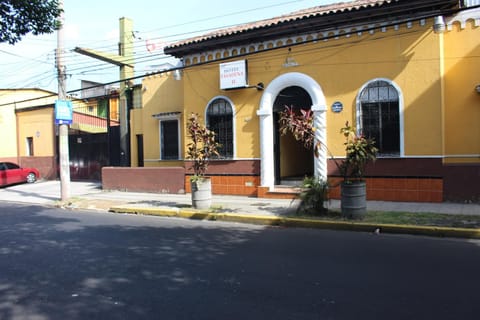 Facade/entrance