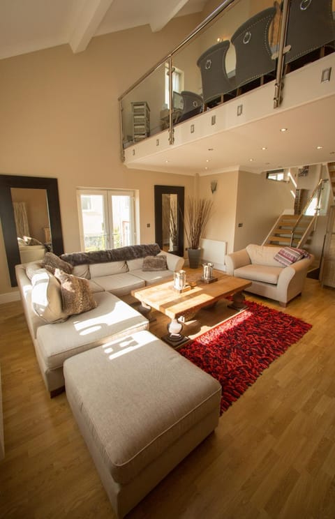 TV and multimedia, Balcony/Terrace, Living room, Seating area