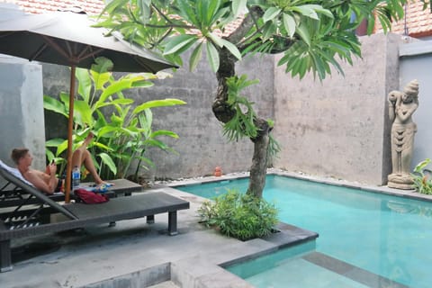 Swimming pool, Swimming pool