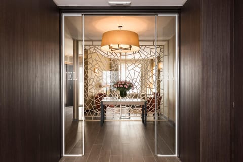 Facade/entrance, Decorative detail