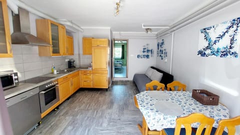 Living room, Dining area, kitchen