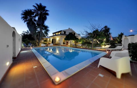 Facade/entrance, Garden, Hot Tub, Area and facilities, Swimming pool, Sunset