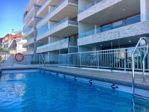On site, Sea view, Swimming pool