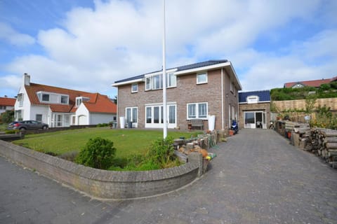 Property building, Neighbourhood