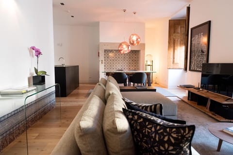 Living room, Decorative detail, Dining area