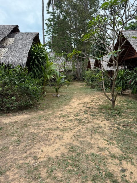 Andaman Sunflower Hotel in Sala Dan