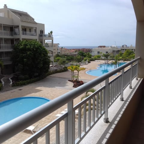 Balcony/Terrace, Pool view, Sea view, Swimming pool