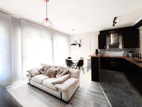 Living room, Dining area, kitchen