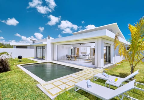 Property building, BBQ facilities, Garden, Balcony/Terrace, Garden view, Pool view, Swimming pool