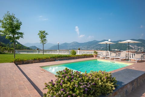 Nearby landmark, Natural landscape, Mountain view, Pool view, Swimming pool, sunbed