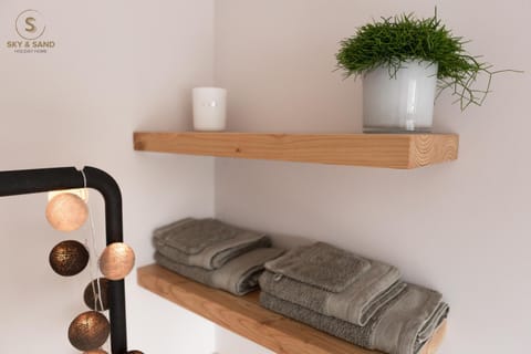 Decorative detail, Bedroom